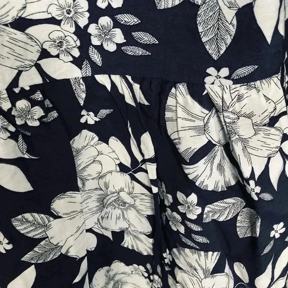 Suzanne Betro Floral V-Neck Flutter 3/4 Sleeve Navy Blue Blouse - S - Picture 4 of 10